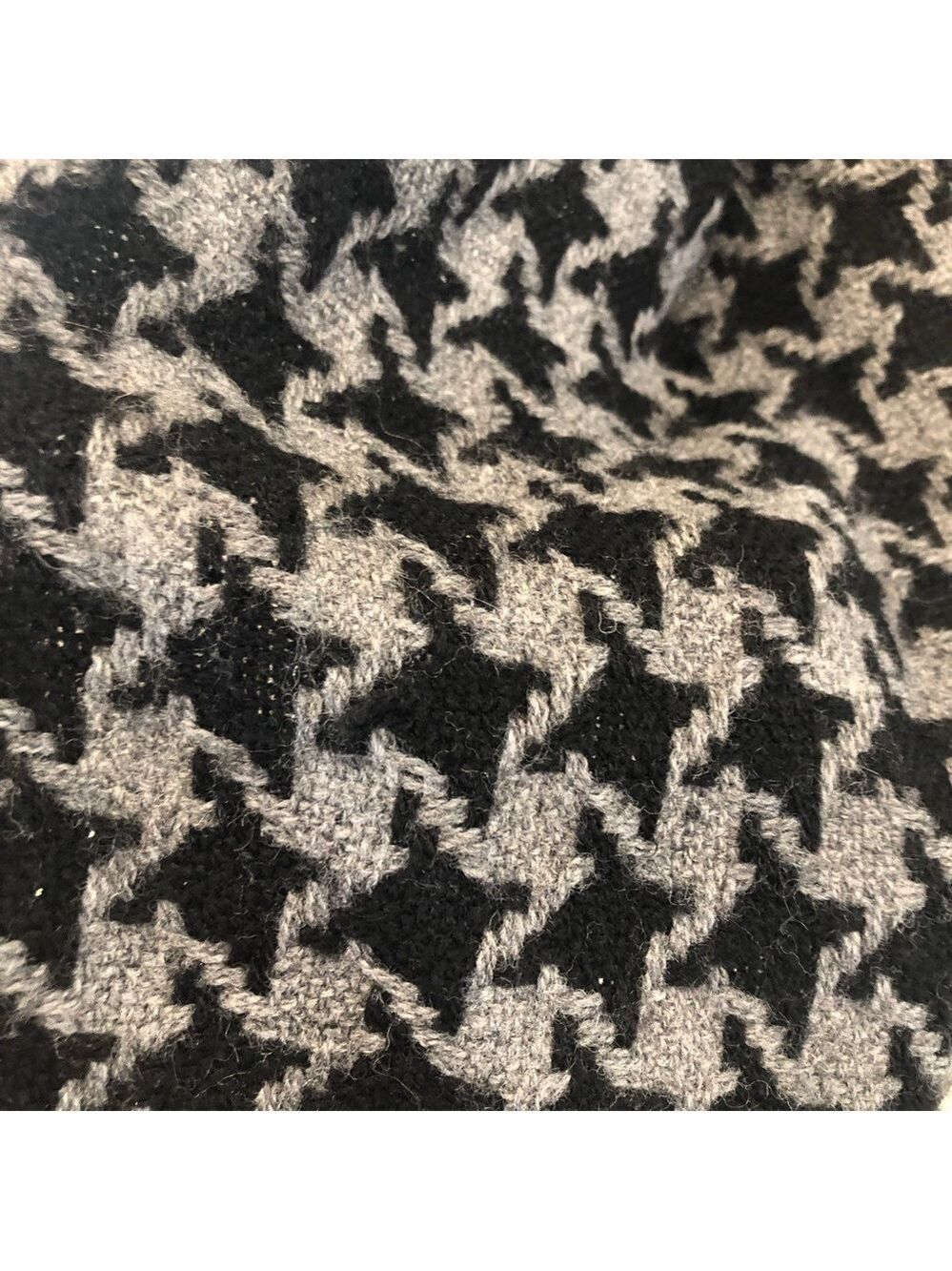 H&M Hound's-tooth Scarf/Wrap Fringe Acrylic Wool Blend Black & Gray Unisex Large - Picture 2 of 4